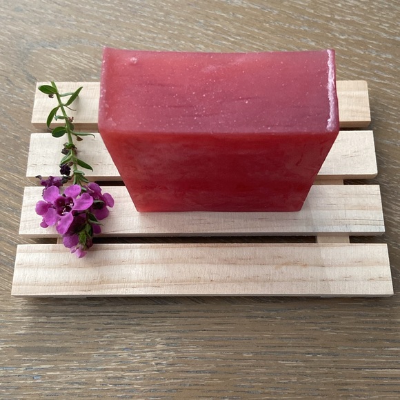 VANILLA&COCONUT Glycerin Bar Soap/ Mountain Mom Soap Co/ 4.5 oz / pink - Picture 3 of 9